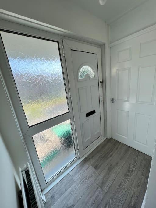 Welsh Getaway Home No 2 - 10 Mins To Bike Park Wales Мертир-Тидвилл Экстерьер фото